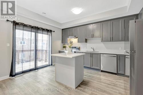 26 Aqua Lane, Hamilton, ON - Indoor Photo Showing Kitchen With Stainless Steel Kitchen With Upgraded Kitchen