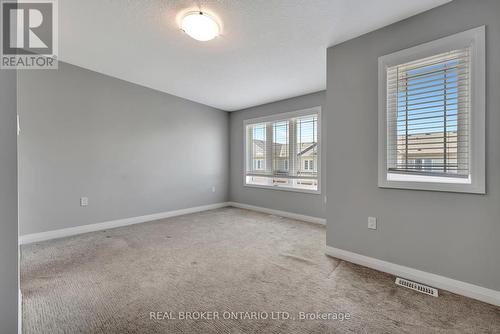 26 Aqua Lane, Hamilton, ON - Indoor Photo Showing Other Room