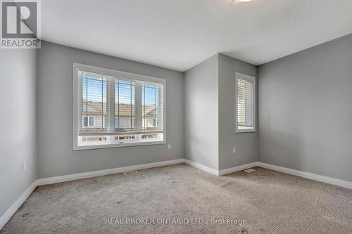 26 Aqua Lane, Hamilton, ON - Indoor Photo Showing Other Room