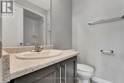 26 Aqua Lane, Hamilton, ON - Indoor Photo Showing Bathroom