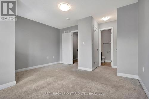 26 Aqua Lane, Hamilton, ON - Indoor Photo Showing Other Room