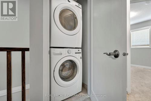 26 Aqua Lane, Hamilton, ON - Indoor Photo Showing Laundry Room