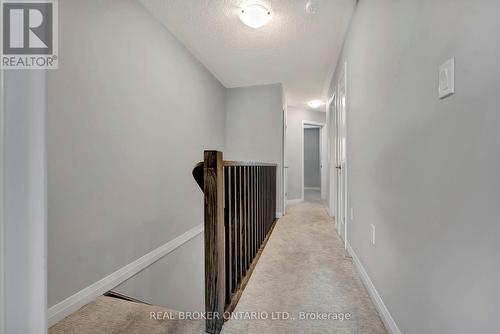 26 Aqua Lane, Hamilton, ON - Indoor Photo Showing Other Room