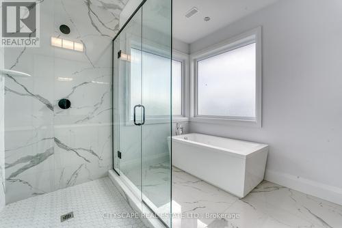 3530 Fiorina Street, Windsor, ON - Indoor Photo Showing Bathroom
