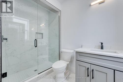 3530 Fiorina Street, Windsor, ON - Indoor Photo Showing Bathroom