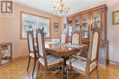 7737 Mount Carmel Boulevard, Niagara Falls, ON - Indoor Photo Showing Dining Room
