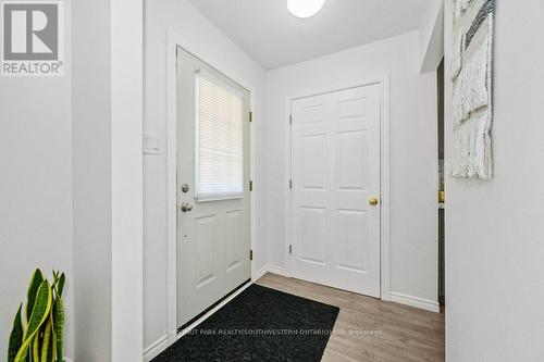 10 Nickolas Crescent, Cambridge, ON - Indoor Photo Showing Other Room