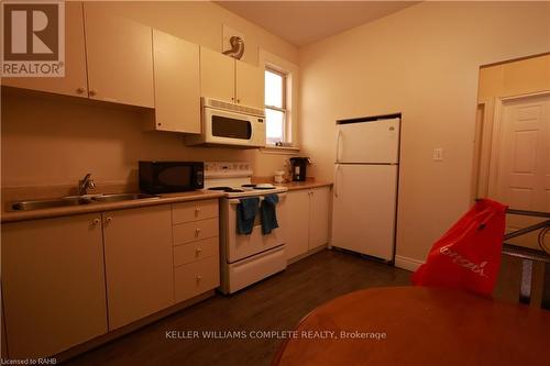 125 Sanford Avenue N, Hamilton (Gibson), ON - Indoor Photo Showing Kitchen With Double Sink