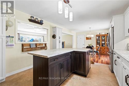 462 Lyons Creek Road, Welland, ON - Indoor Photo Showing Kitchen