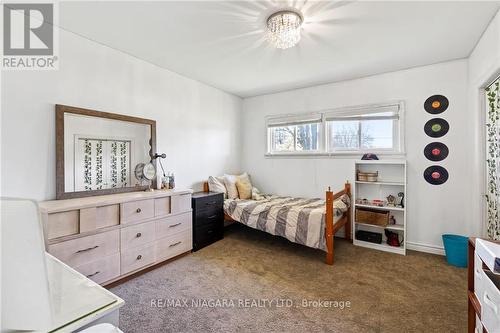 462 Lyons Creek Road, Welland, ON - Indoor Photo Showing Bedroom
