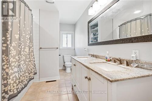 462 Lyons Creek Road, Welland, ON - Indoor Photo Showing Bathroom