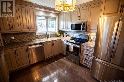 333 St-Jean, Saint-Léonard, NB - Indoor Photo Showing Kitchen