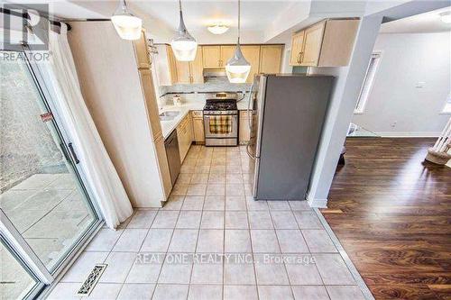 64 - 1292 Sherwood Mills Boulevard, Mississauga (East Credit), ON - Indoor Photo Showing Kitchen