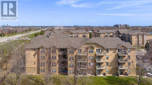 411 - 1490 Bishops Gate, Oakville, ON - Outdoor With Balcony
