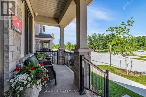1412 Yellow Rose Circle, Oakville, ON - Outdoor With Exterior