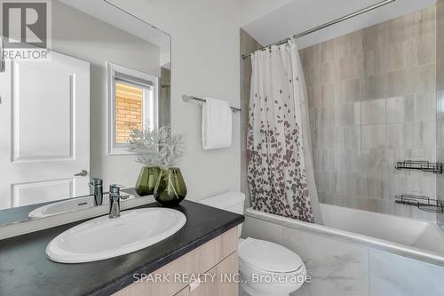 1412 Yellow Rose Circle, Oakville, ON - Indoor Photo Showing Bathroom