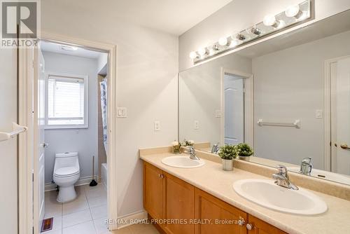 32 Richgrove Drive, Brampton, ON - Indoor Photo Showing Bathroom