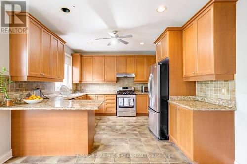 32 Richgrove Drive, Brampton, ON - Indoor Photo Showing Kitchen