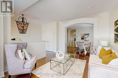 29 Kenora Crescent, Toronto, ON - Indoor Photo Showing Living Room