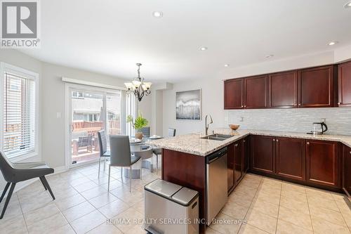 43 Sir Jacobs Crescent, Brampton, ON - Indoor Photo Showing Kitchen With Double Sink With Upgraded Kitchen