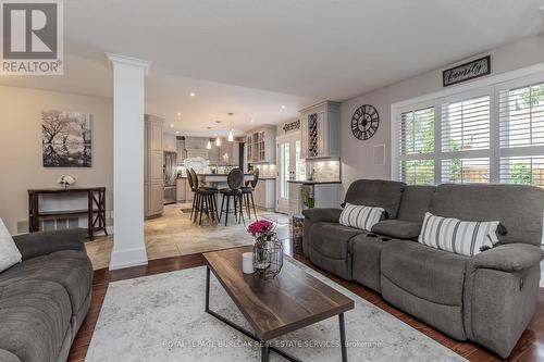 2187 Brays Lane, Oakville, ON - Indoor Photo Showing Living Room