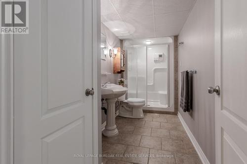 2187 Brays Lane, Oakville, ON - Indoor Photo Showing Bathroom