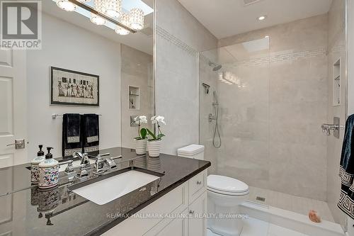 258 Westwood Drive, Oakville, ON - Indoor Photo Showing Bathroom