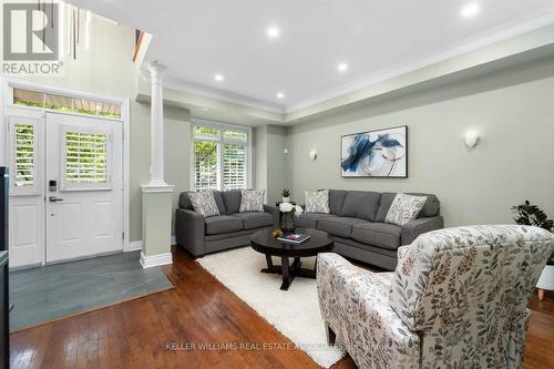 227 - 60 Rosewood Avenue, Mississauga, ON - Indoor Photo Showing Living Room