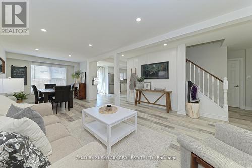 408 Vanier Drive, Milton, ON - Indoor Photo Showing Living Room