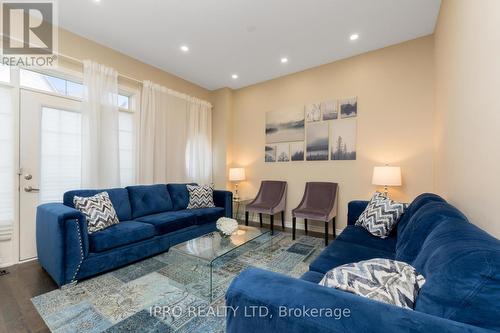3 - 2530 Countryside Drive, Brampton, ON - Indoor Photo Showing Living Room
