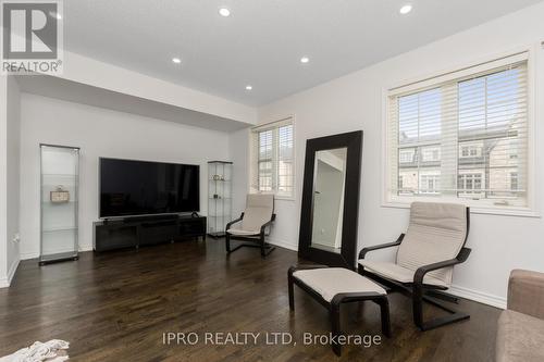 3 - 2530 Countryside Drive, Brampton, ON - Indoor Photo Showing Living Room