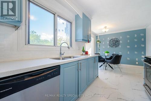 61 - 6780 Formentera Avenue, Mississauga, ON - Indoor Photo Showing Kitchen With Double Sink