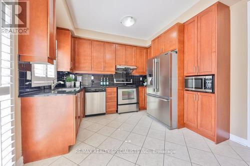 225 Andrews Trail, Milton, ON - Indoor Photo Showing Kitchen With Stainless Steel Kitchen