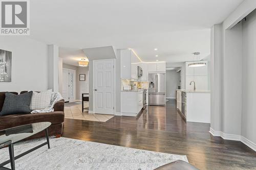 67 Mary Street, Halton Hills, ON - Indoor Photo Showing Living Room