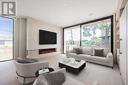 739 Ebony Avenue, Mississauga, ON - Indoor Photo Showing Living Room With Fireplace