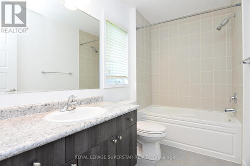 56 Pointer Street, Cambridge, ON - Indoor Photo Showing Bathroom