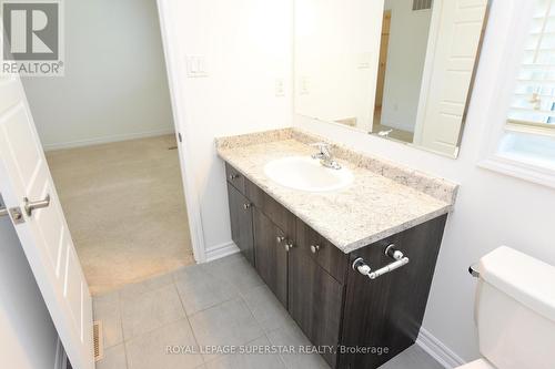 56 Pointer Street, Cambridge, ON - Indoor Photo Showing Bathroom