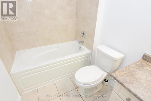 56 Pointer Street, Cambridge, ON - Indoor Photo Showing Bathroom