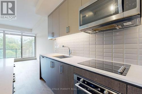 302 - 1575 Lakeshore Road W, Mississauga, ON - Indoor Photo Showing Kitchen With Upgraded Kitchen