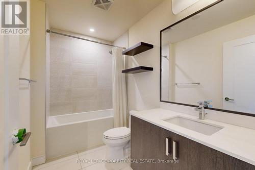 302 - 1575 Lakeshore Road W, Mississauga, ON - Indoor Photo Showing Bathroom