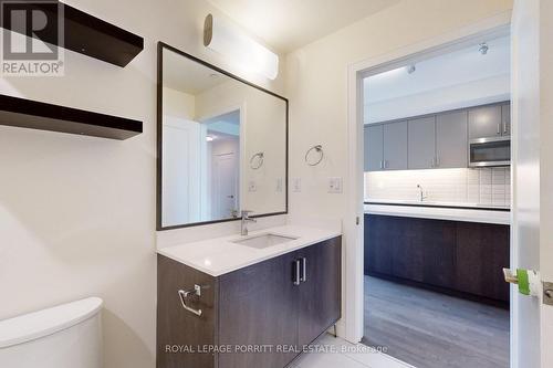 302 - 1575 Lakeshore Road W, Mississauga, ON - Indoor Photo Showing Bathroom