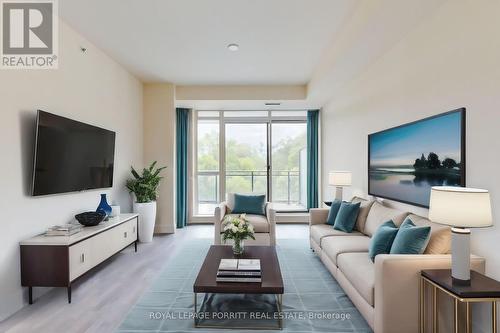 302 - 1575 Lakeshore Road W, Mississauga, ON - Indoor Photo Showing Living Room