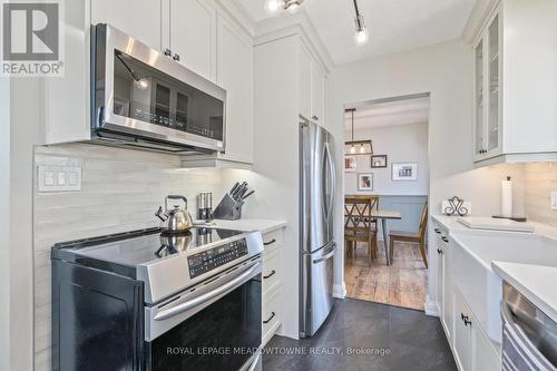 284 Maple Avenue N, Halton Hills, ON - Indoor Photo Showing Kitchen With Upgraded Kitchen