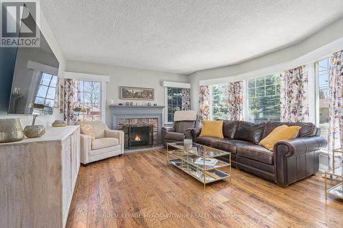 284 Maple Avenue N, Halton Hills, ON - Indoor Photo Showing Living Room With Fireplace