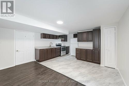 38 Irene Drive, Barrie, ON - Indoor Photo Showing Kitchen