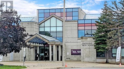 210 - 18 Uptown Drive E, Markham, ON - Outdoor