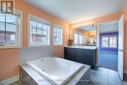 38 Quick Trail, Clarington, ON - Indoor Photo Showing Bathroom