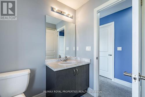 38 Quick Trail, Clarington, ON - Indoor Photo Showing Bathroom