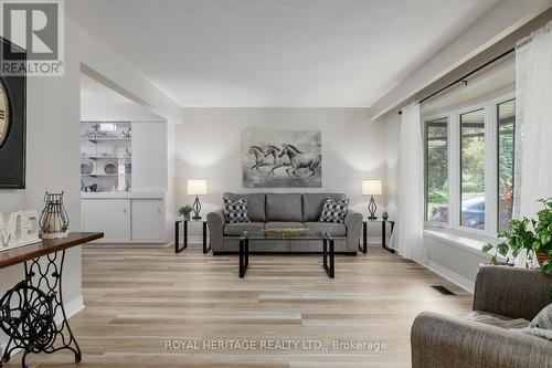 25 Burningham Crescent, Ajax, ON - Indoor Photo Showing Living Room