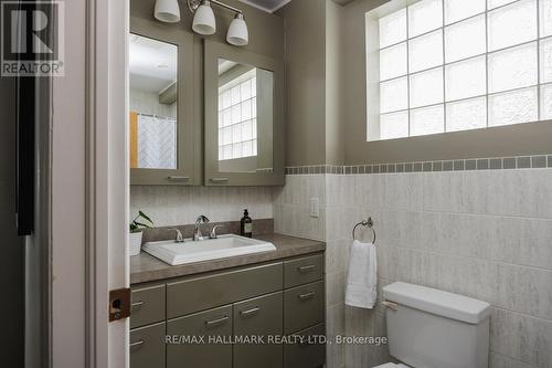 37 Normandy Boulevard, Toronto, ON - Indoor Photo Showing Bathroom